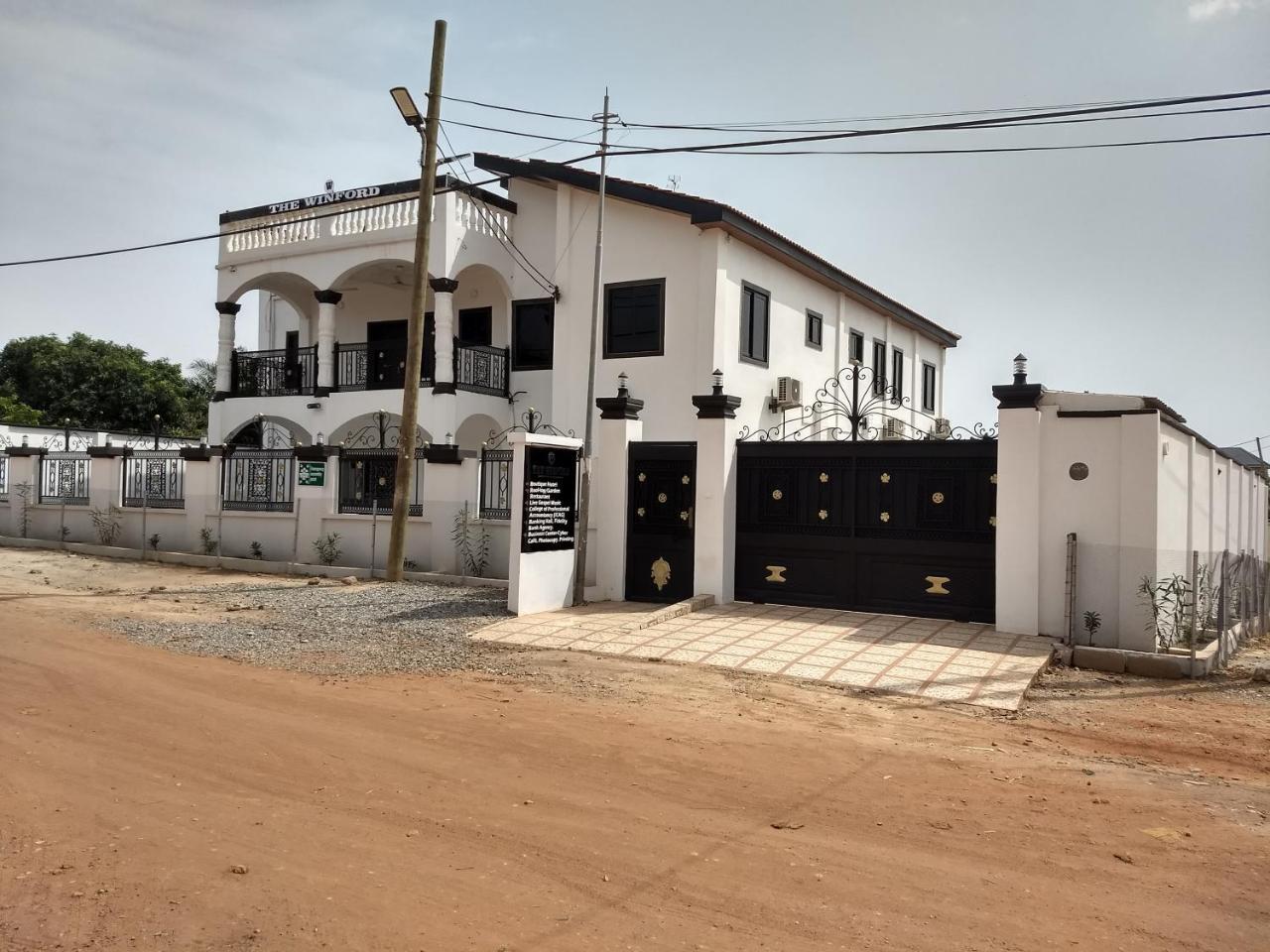 Taifa The Winford Boutique Hotel Achimota מראה חיצוני תמונה
