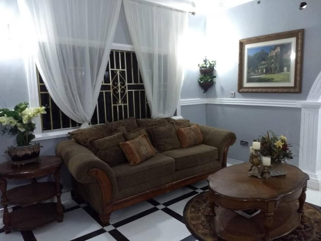 Taifa The Winford Boutique Hotel Achimota מראה חיצוני תמונה