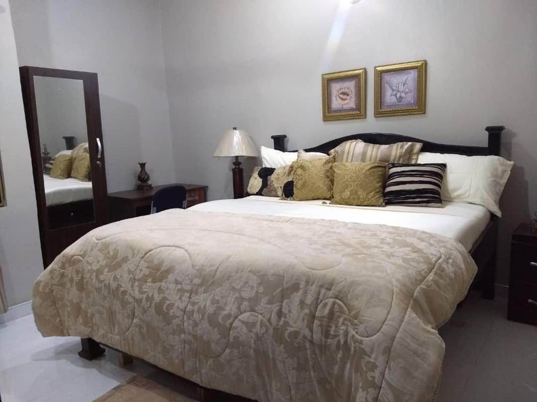 Taifa The Winford Boutique Hotel Achimota מראה חיצוני תמונה