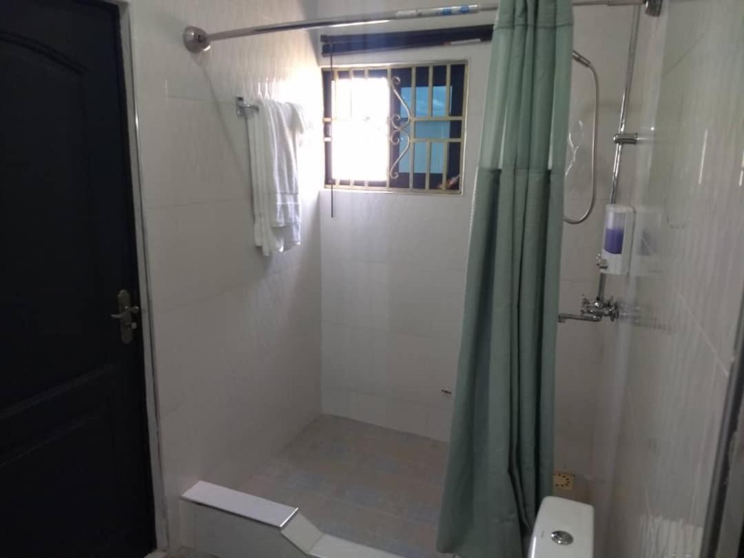 Taifa The Winford Boutique Hotel Achimota מראה חיצוני תמונה